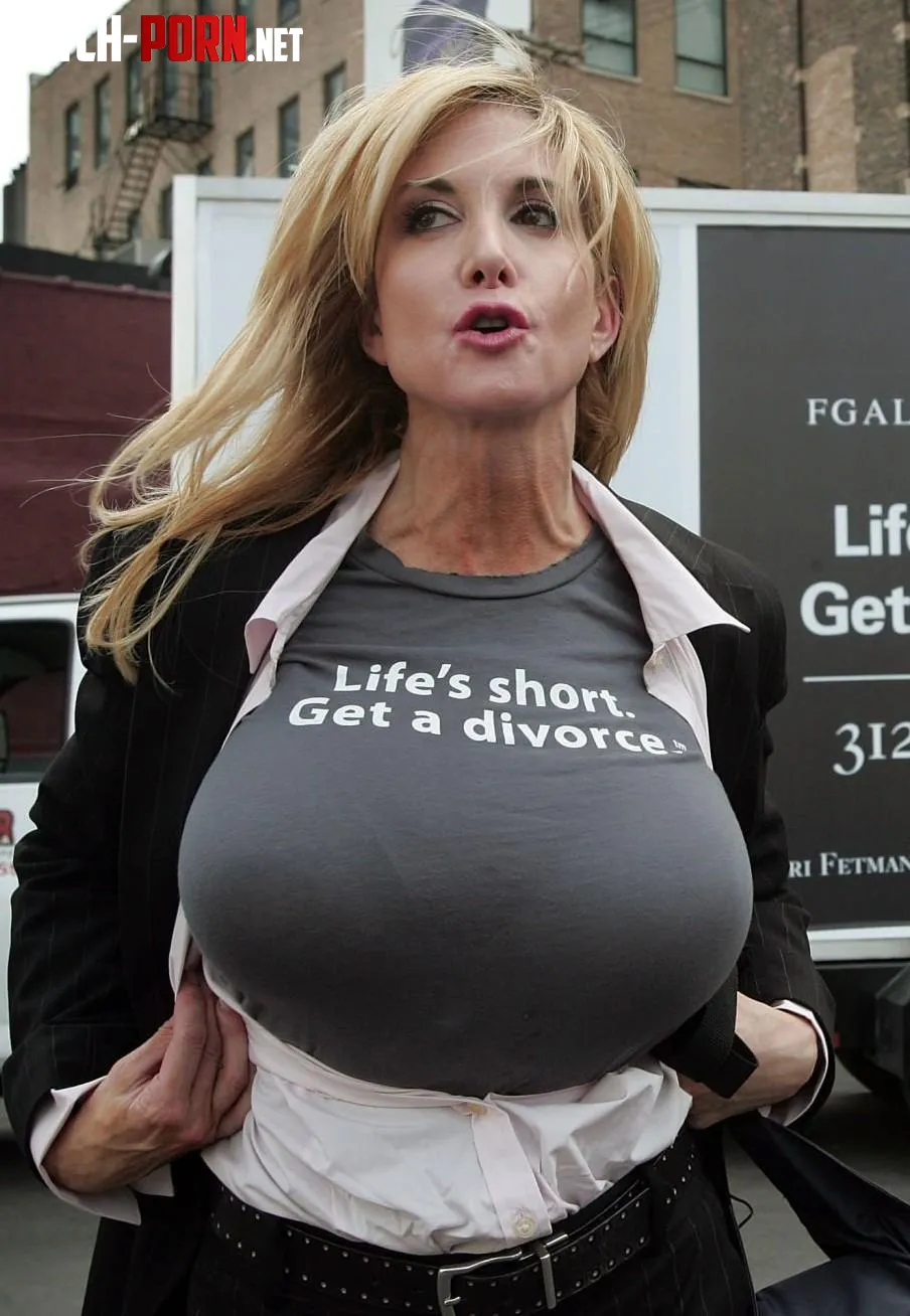 Some old school boobs by riotsoda