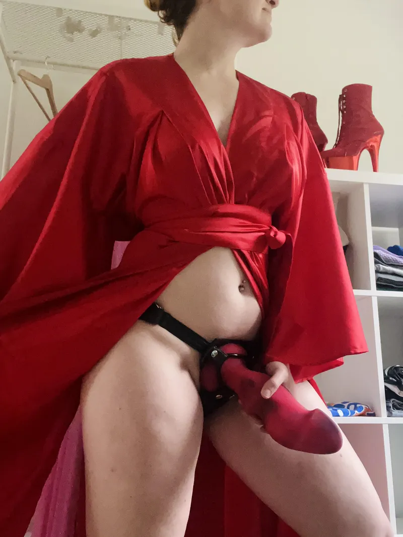 Thumbnail Exploring the Wearing Hilt Experience from Topped Toys