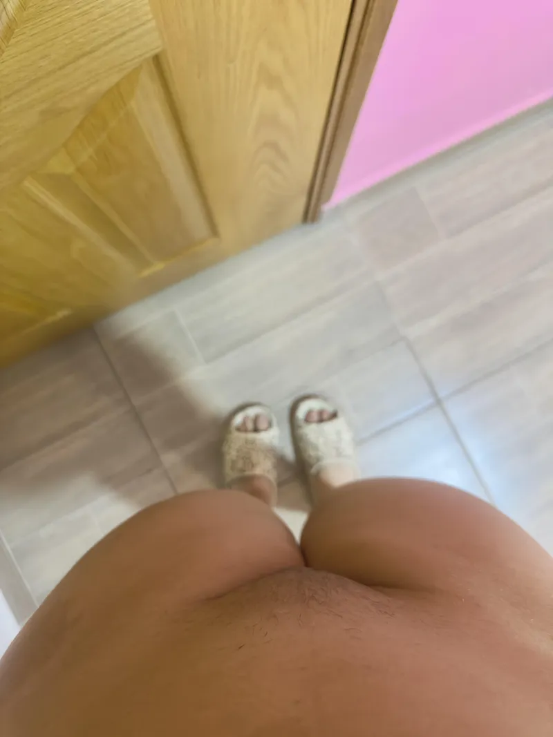 Thumbnail Lovely Mound: A Small Venus Revelation | aitathrowawaybaby