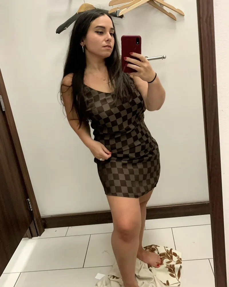 Thumbnail Loving a Good Tight Dress: FloridaCutie's Introduction