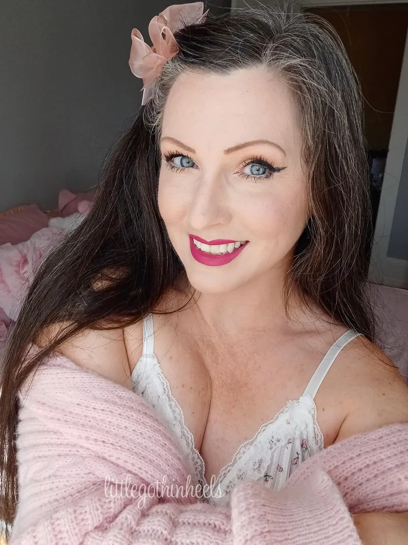 Thumbnail Sweet Day Start: Cute Selfie Edition by littlegothinheels
