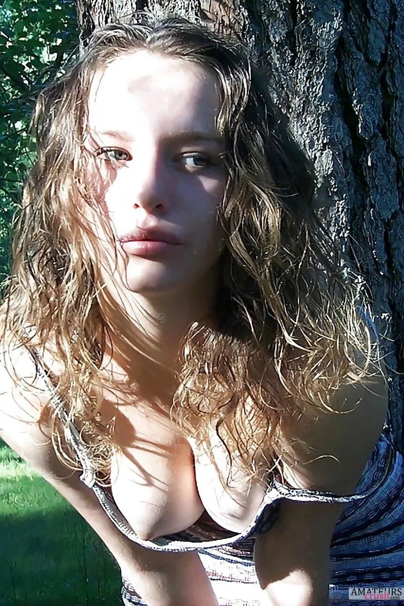 Thumbnail coolandhotstuff Exudes Smoking Hot Vibes in the Alluring downblouse Domain