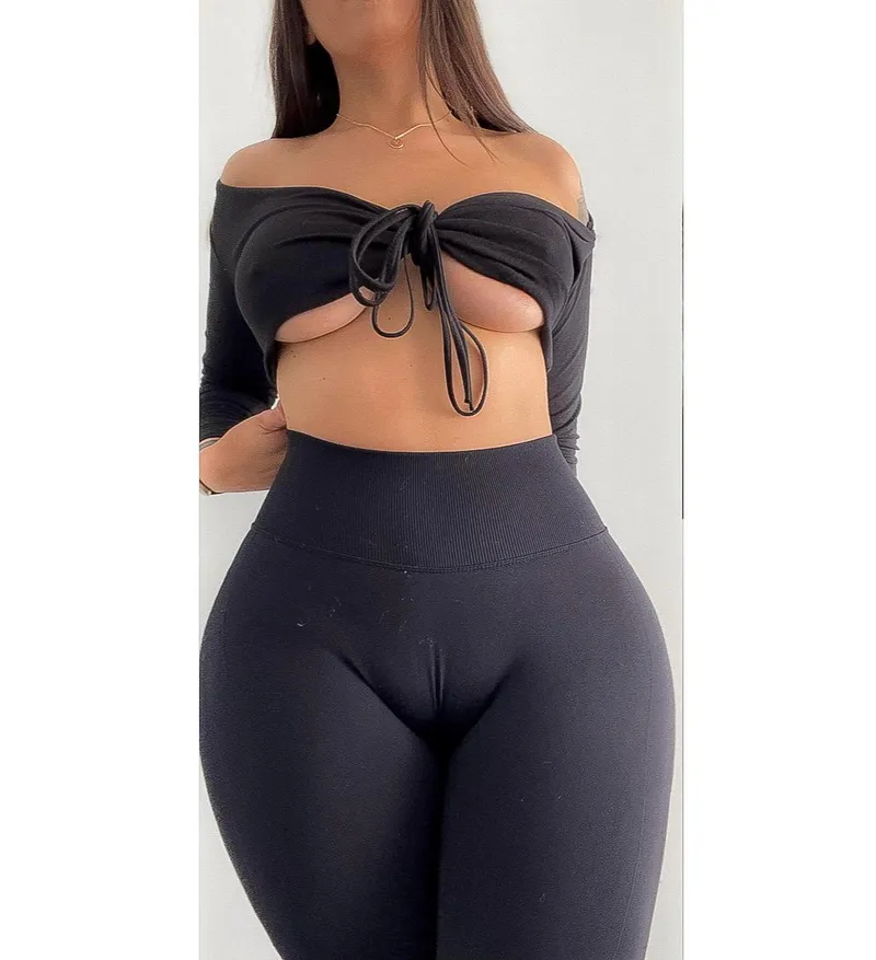 Thumbnail Perfect Fit: Unveiling HotWetHailey's Stylish YogaPants