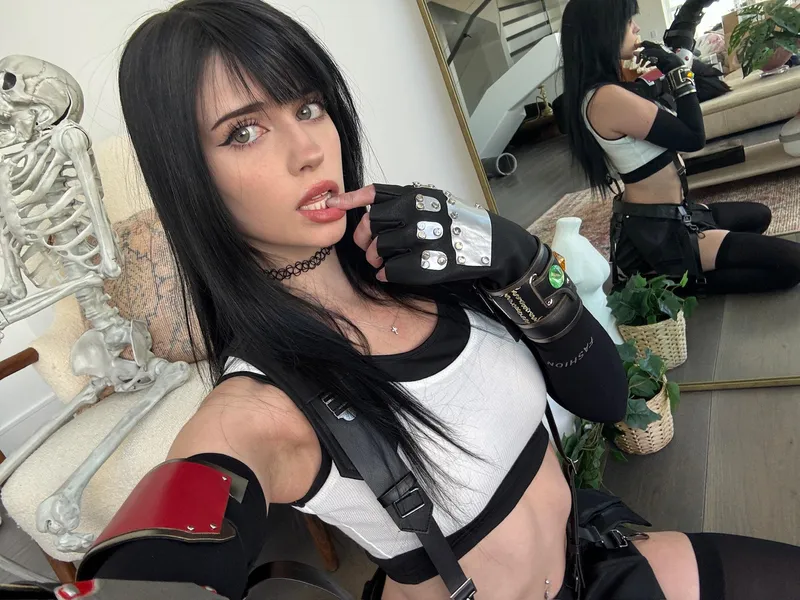 Thumbnail Soogywoogyyy's Tifa Lockhart Cosplay From Final Fantasy | Soogsx