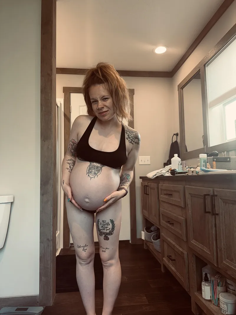 Thumbnail wildlymee's Announcement: Celebrate 25 Weeks Pregnant Today