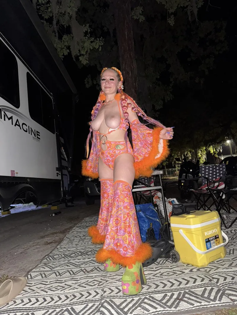Thumbnail Festival Fun: Flaunting Confidence with FlashingGirls