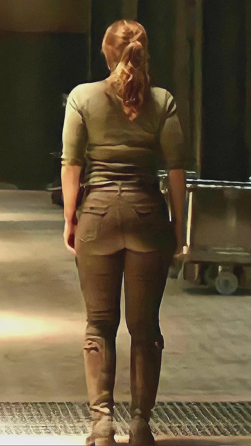 Thumbnail Exploring Celebrity Butts: The Sensational Bryce Dallas Howard