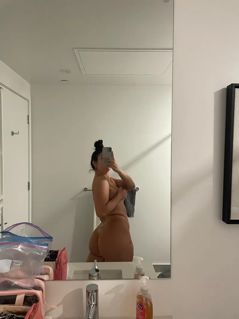 Thumbnail lylaskyxoo's Intriguing Shower Proposal Question