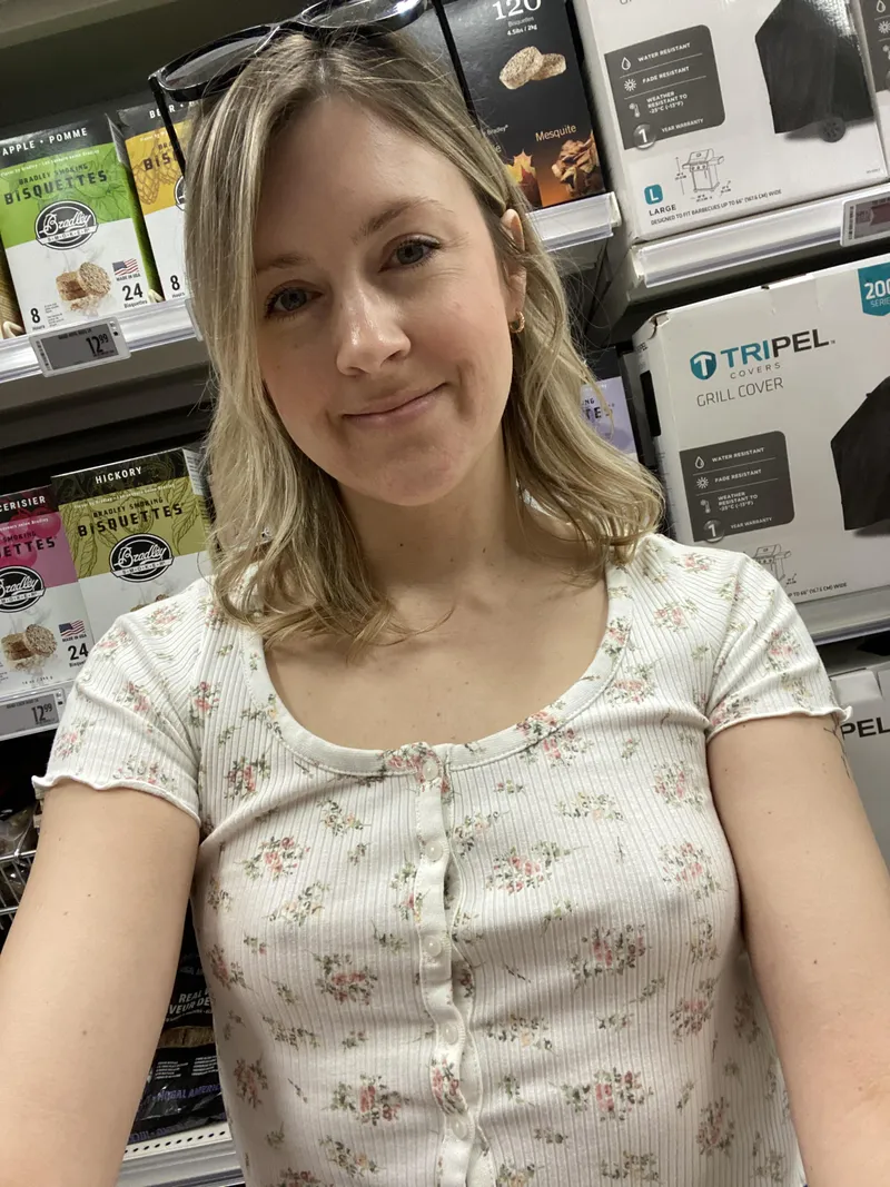 Thumbnail Smoking Hot Style: Braless All the Way | Liz_XO_ | Braless Category