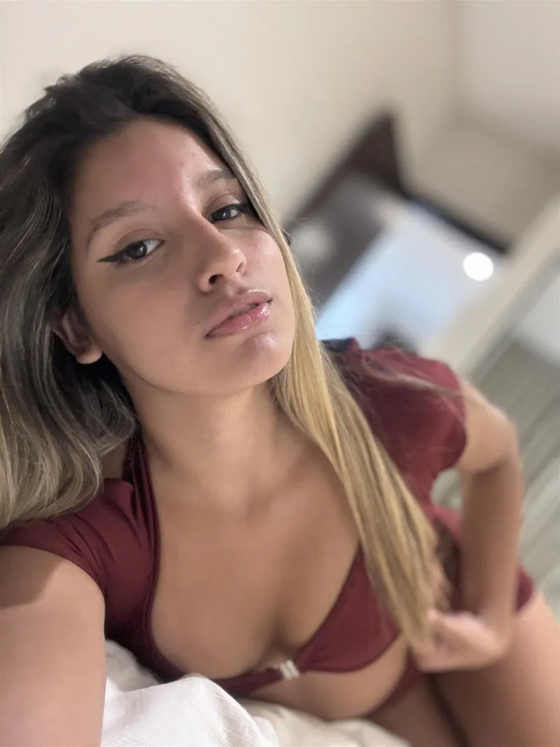 Thumbnail Admiring Your Look: a Gonewild18 Encounter | JuliaTarasina