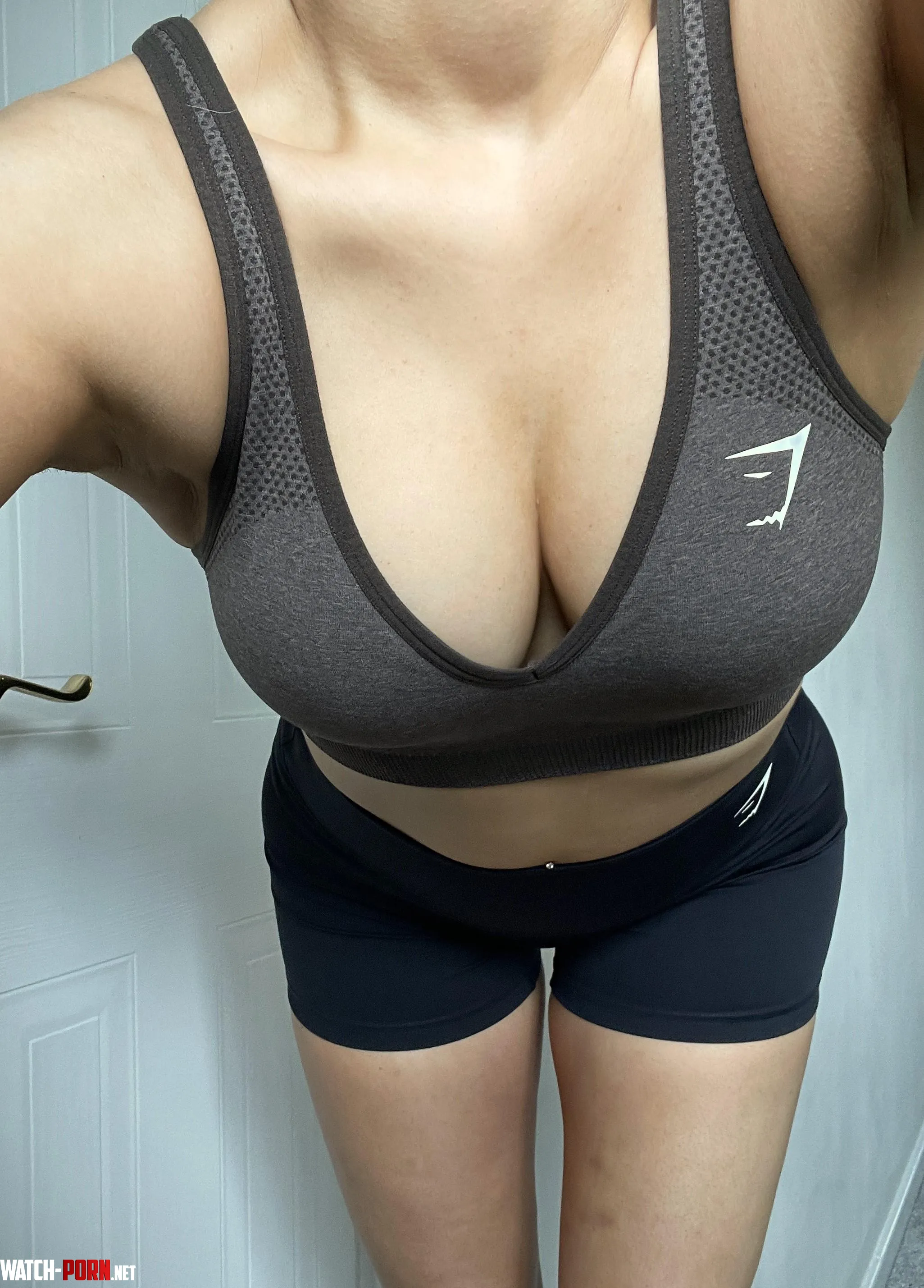 Off to make my gym crush uncomfortable by ecstaticlemon_