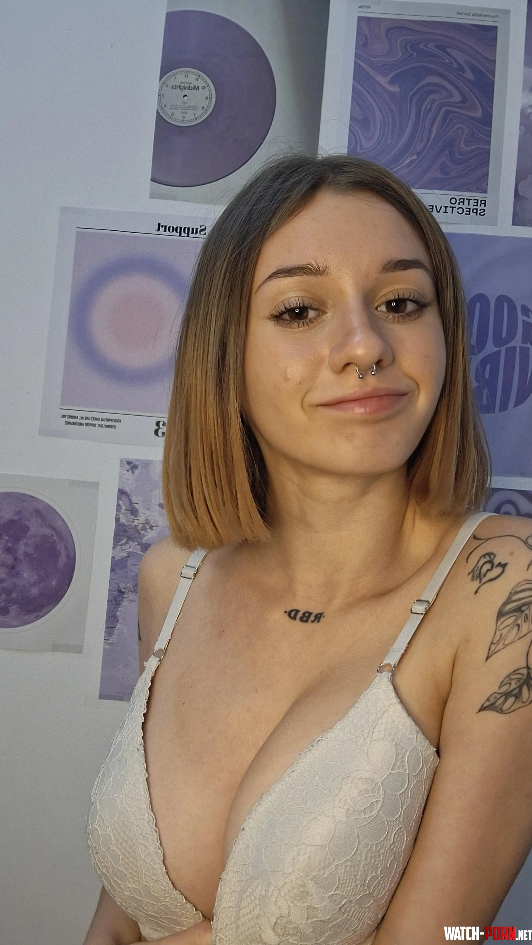 Ready for bed and to make my pussy wet 🥵 by bbbellaxx