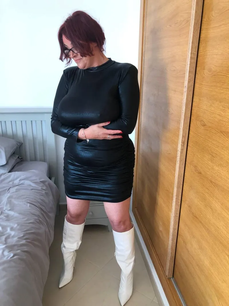 Thumbnail Rating the latest latex outfit in LadiesInLeather by Some-Bee8026