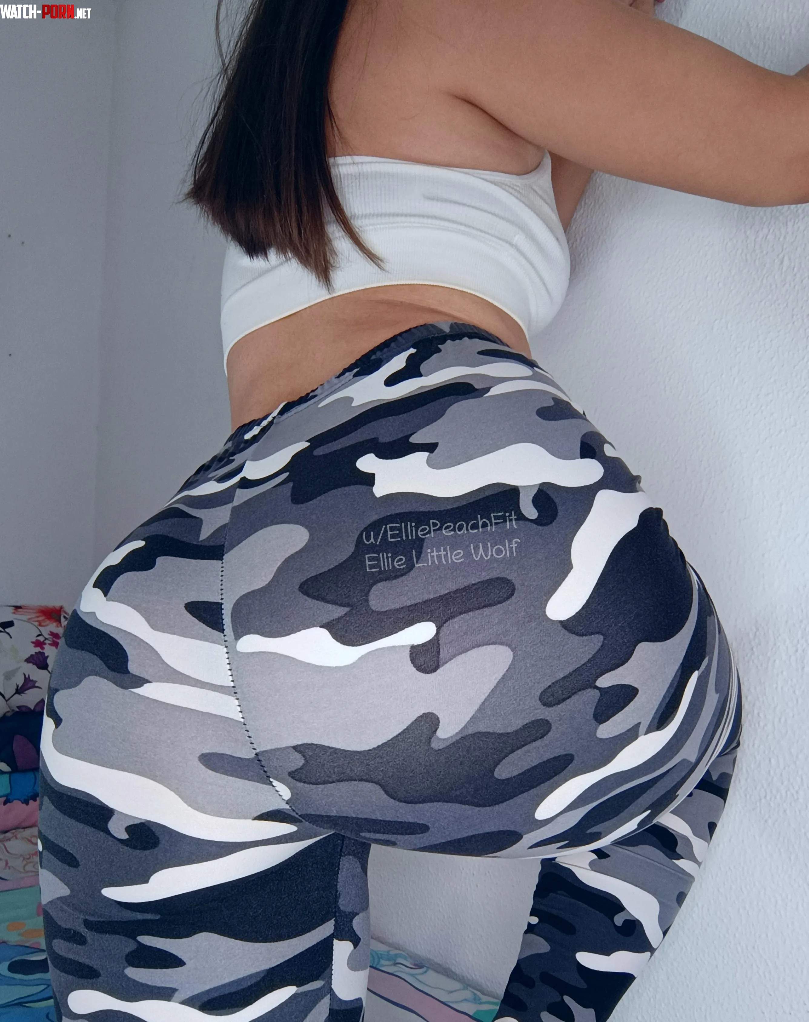 Went for a walk in these and had to stop… the friction made me way too horny by ElliePeachFit