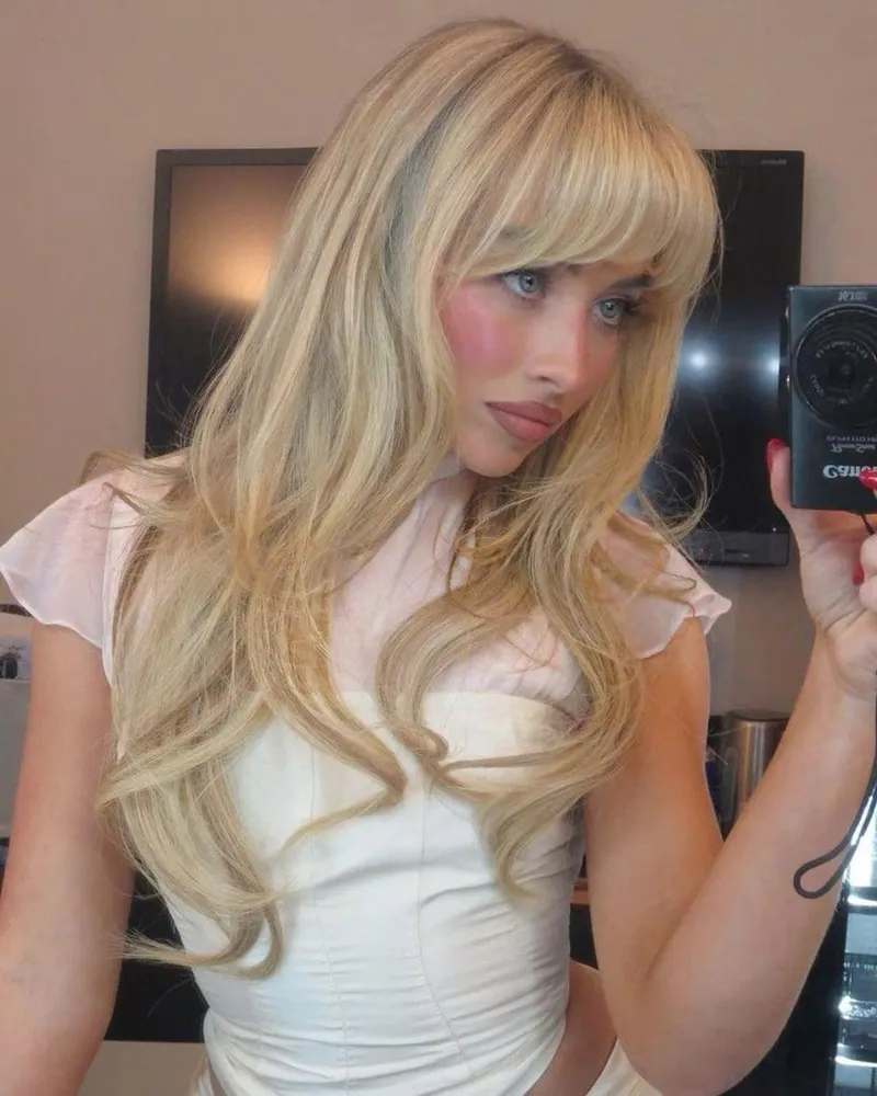 Thumbnail Discover the Allure of Sabrina Carpenter: PuzzleheadedSite3541