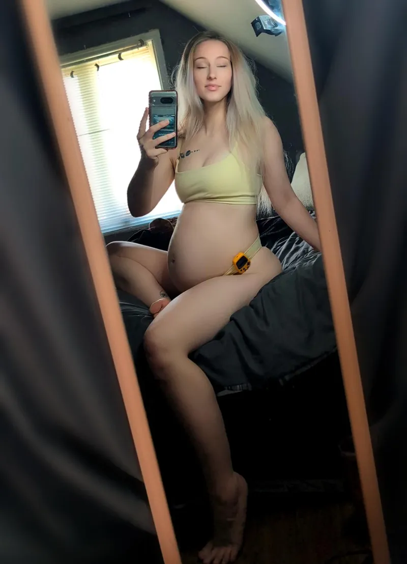 Thumbnail NorthernLeap Asks: Am I a Sexy Preggo? - PreggoPorn Temptation