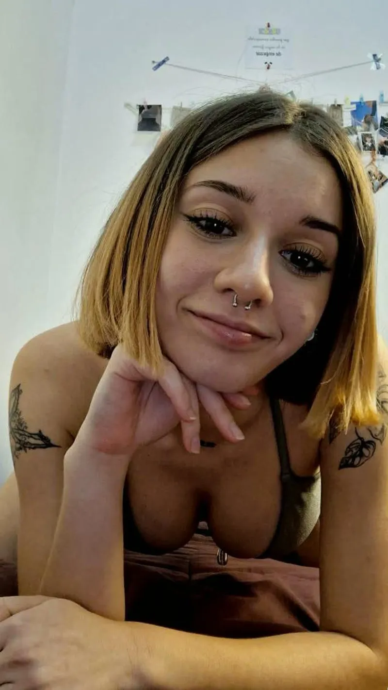 Thumbnail Get Wet and Naughty with bbbellaxx: Join the Fun | bbbellaxx