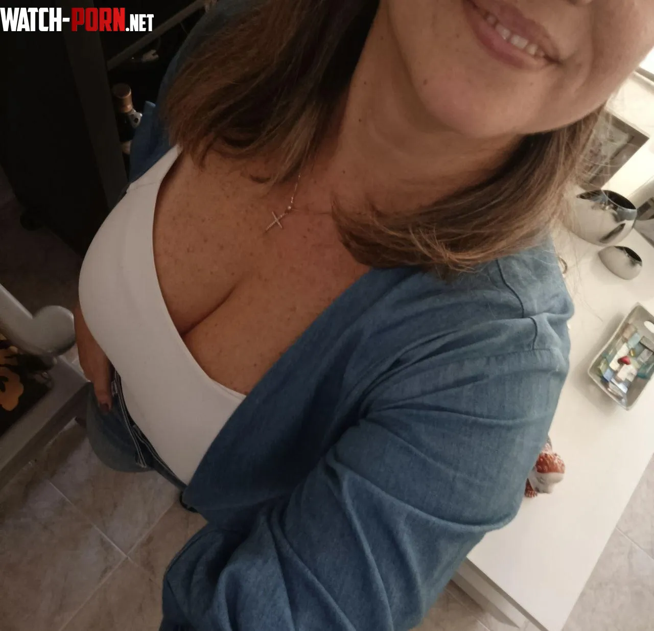 Mommas weekend cleavage by Sarah_Diaz