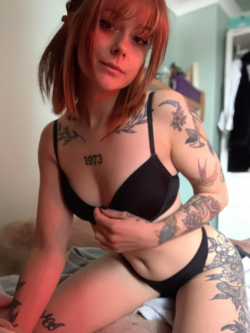 Thumbnail Freaky_Foxyy: A SceneGirls Sensation Revealed!