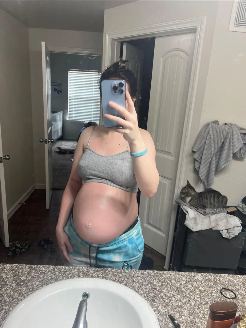 Thumbnail Sensory Delight: Exploring Pregnancy Cravings by uncutliz