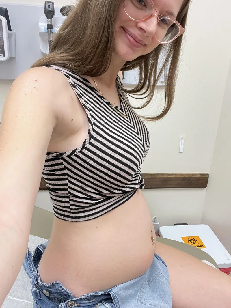 Thumbnail 16 Weeks Pregnant: A Journey through Pregnancy by OgTropicanak