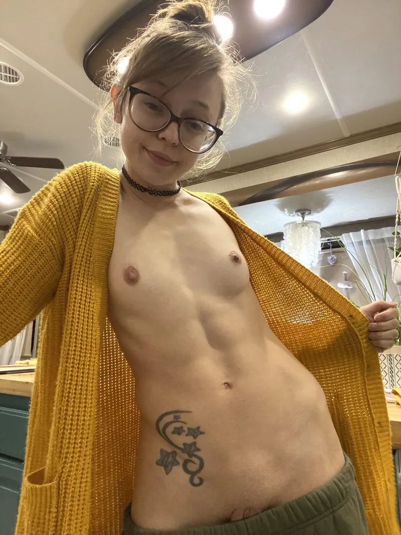 Thumbnail Analyzing the Appeal of Small but Alluring Boobs - Gracie_Greyy