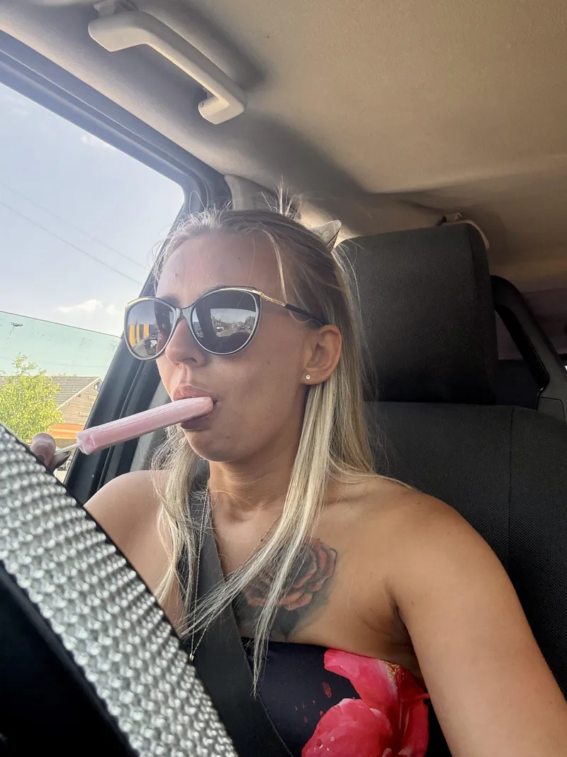 Thumbnail Discover the Charm of Lauryn94OF in the InstagramHotties Category