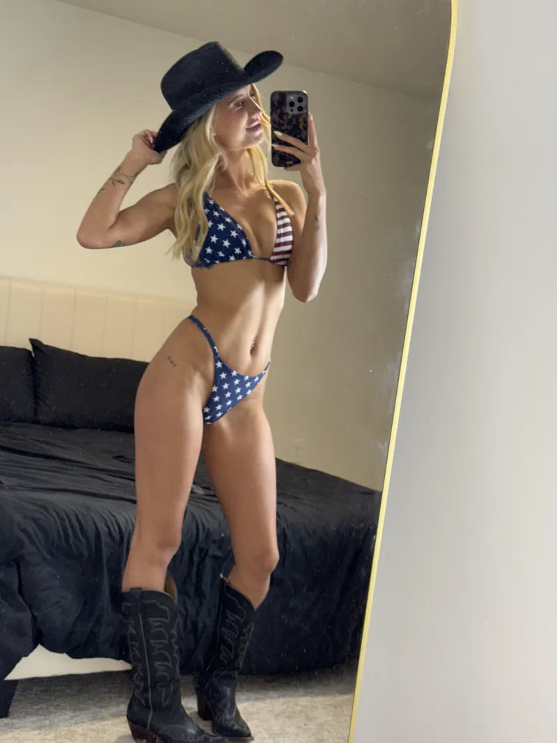 Thumbnail Sassy Country Cutie: Meet aria_adams