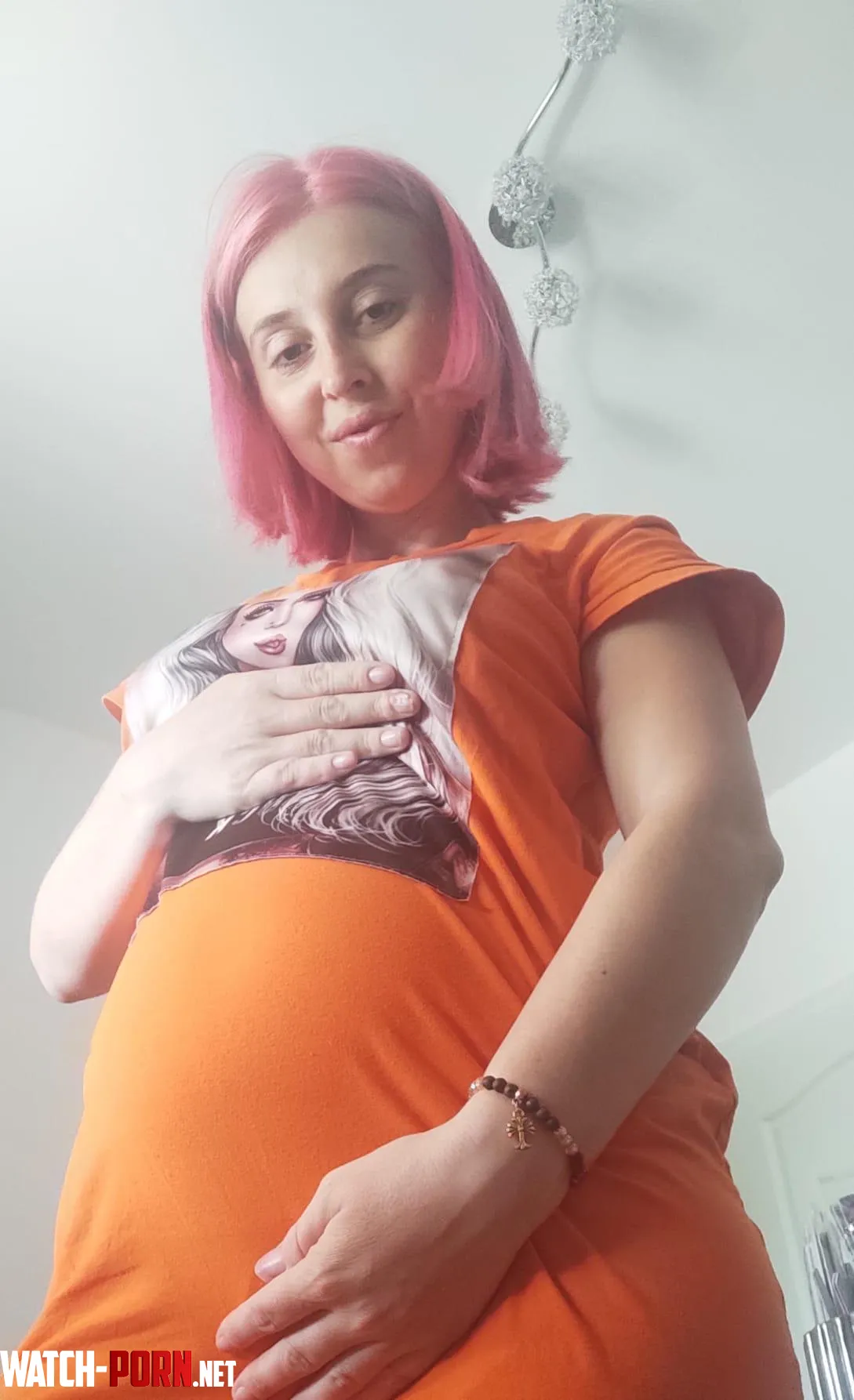 Hello ,I'm Ali's ! I do give many videos and photos if you can afford , text me if you want more about my sexy 4 months and half pregnancy!! I have many from my last too with twins :))) by alissonone