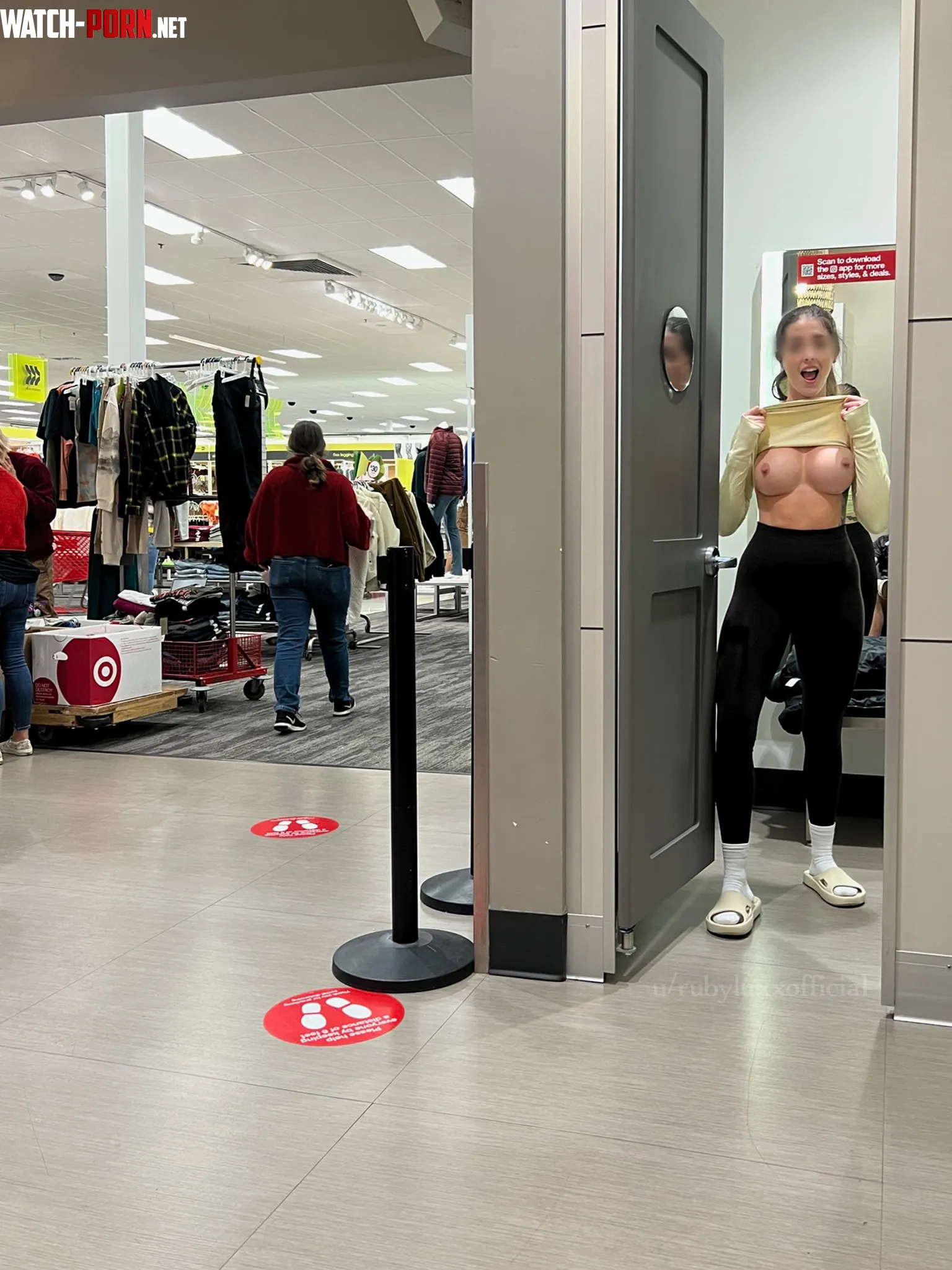 Flashing inside target by RubyLuxxOfficial