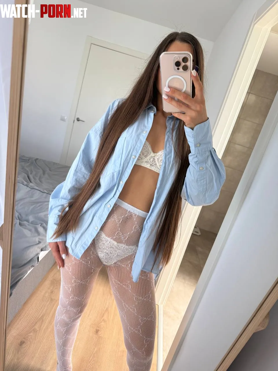 The secretary has a new outfit today by Candy_Deyl