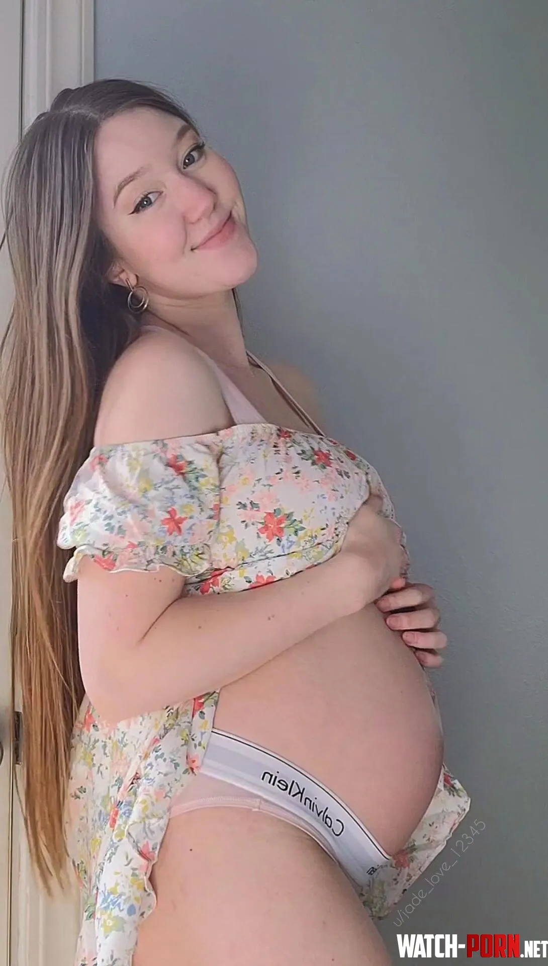 Am I sexy even with a pregnant belly? by jade_love_12345