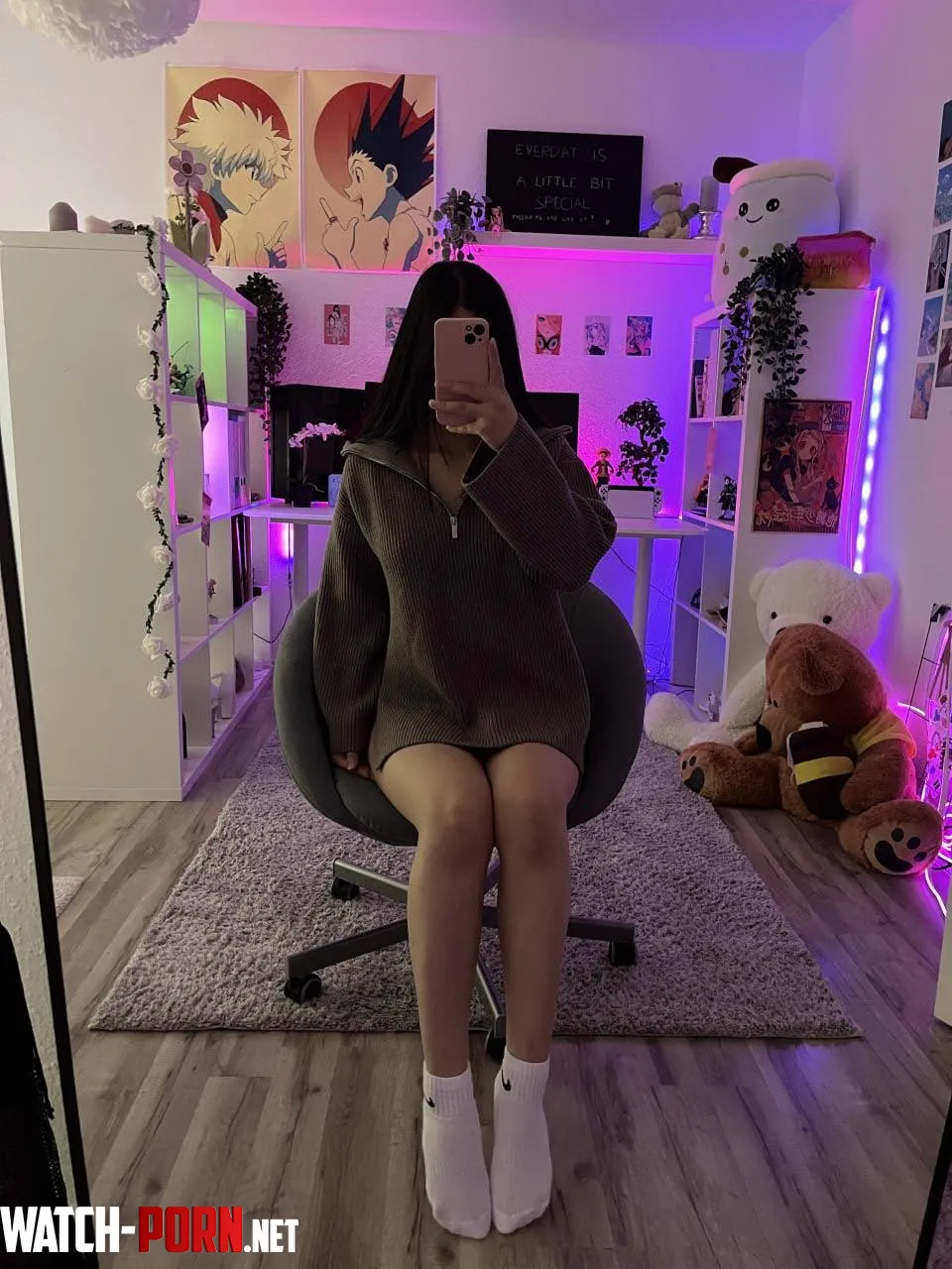 Sitting here, waiting here, all alone, for my cuddles >_< by pandakikii