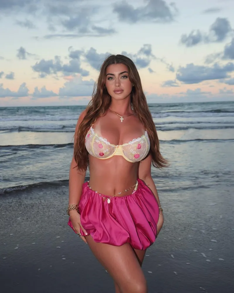 Thumbnail Busty and Tanned Beauty: Final_Lifeguard2069 Stuns