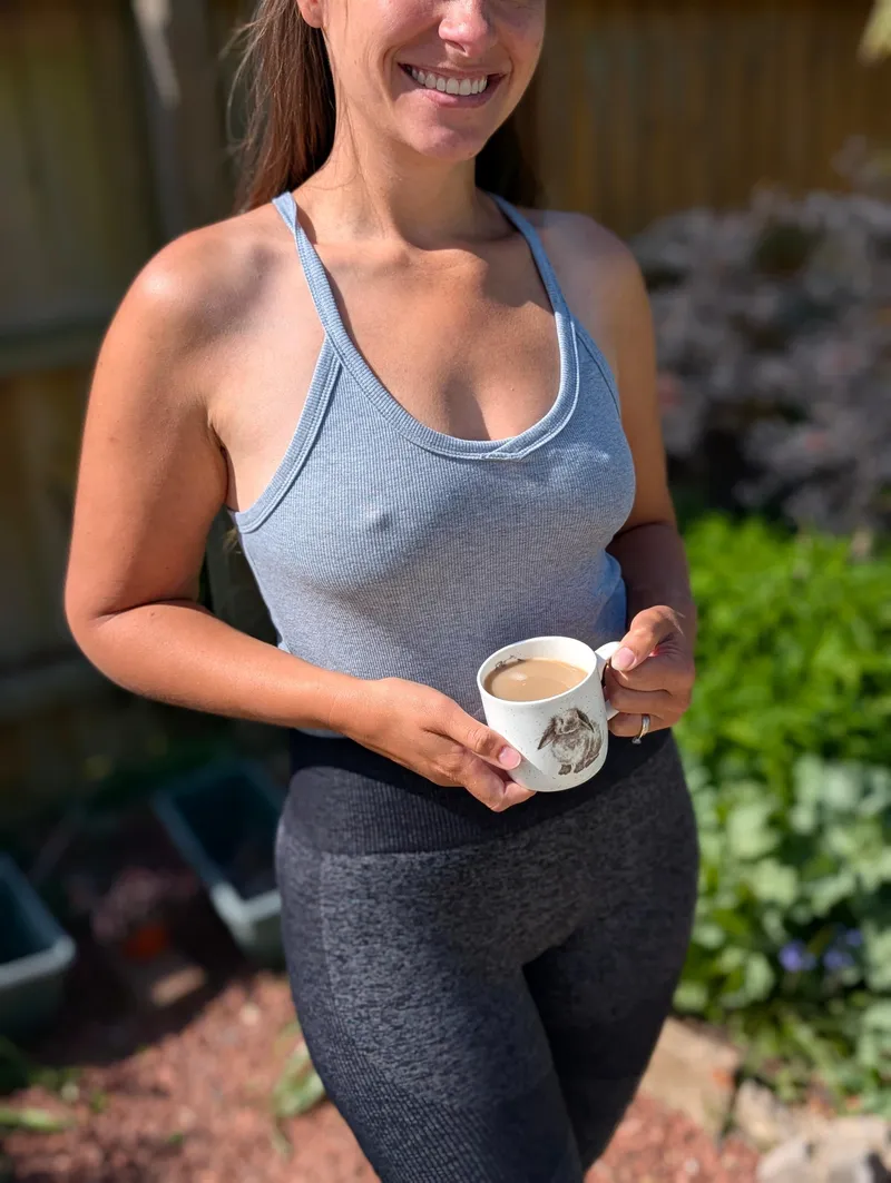 Thumbnail JessTungsten Relaxes with 'Time for Coffee' in a Braless Moment