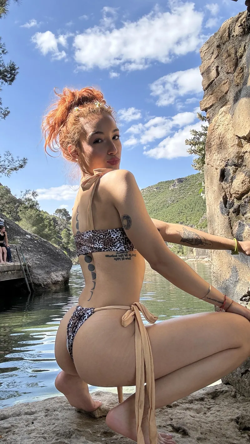 Thumbnail Travelerluna7 Ready for Sunshine in Bikini