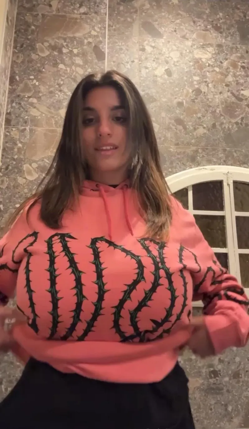 Thumbnail Big Enough to See Through a Hoodie by basedgod1708 | 2busty2hide
