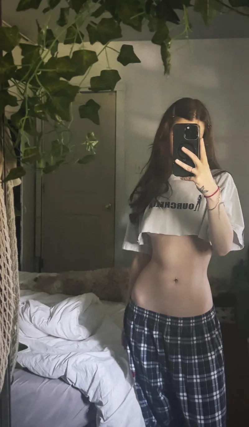 Thumbnail X0x0x123 Simply Says Hi in Mirror Selfie | MirrorSelfie
