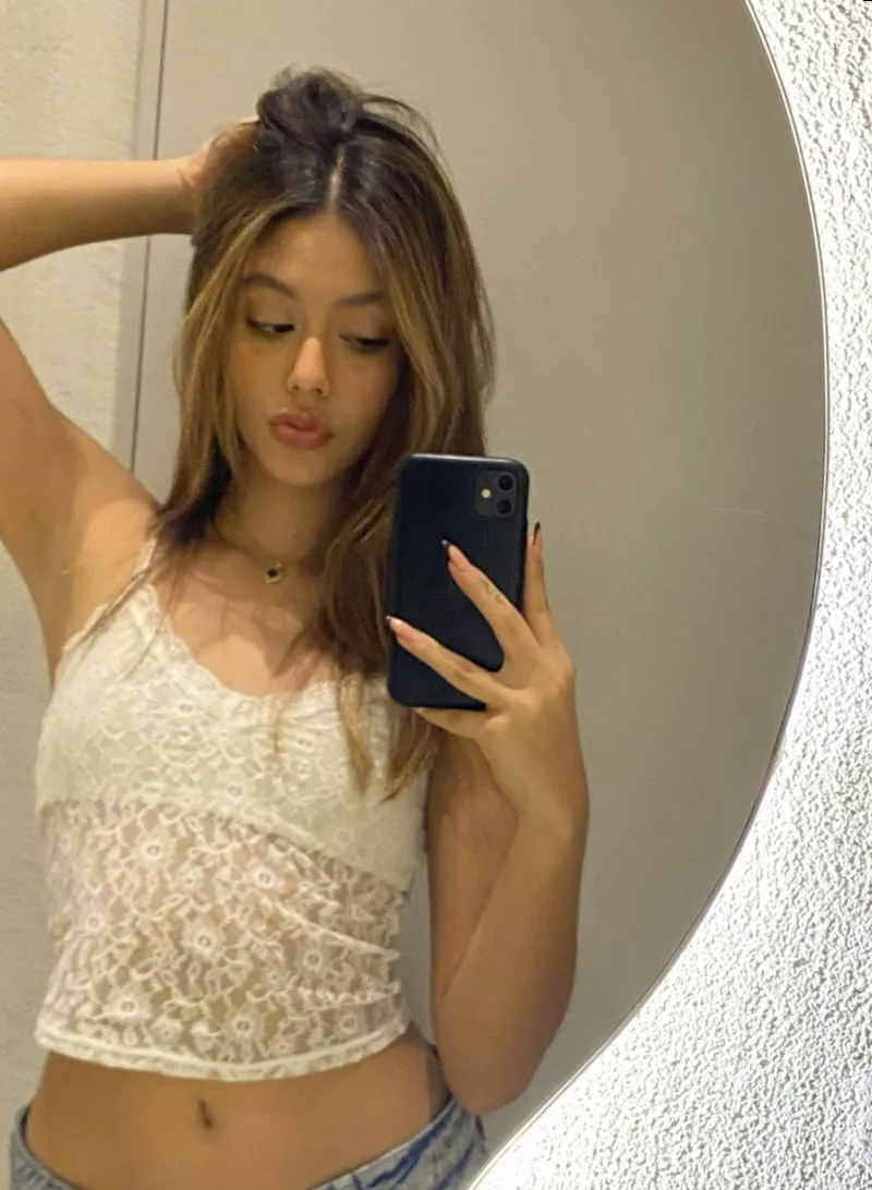Thumbnail Do I Look Hot in This? TeaseAddictionx Reveals | Croptopgirls