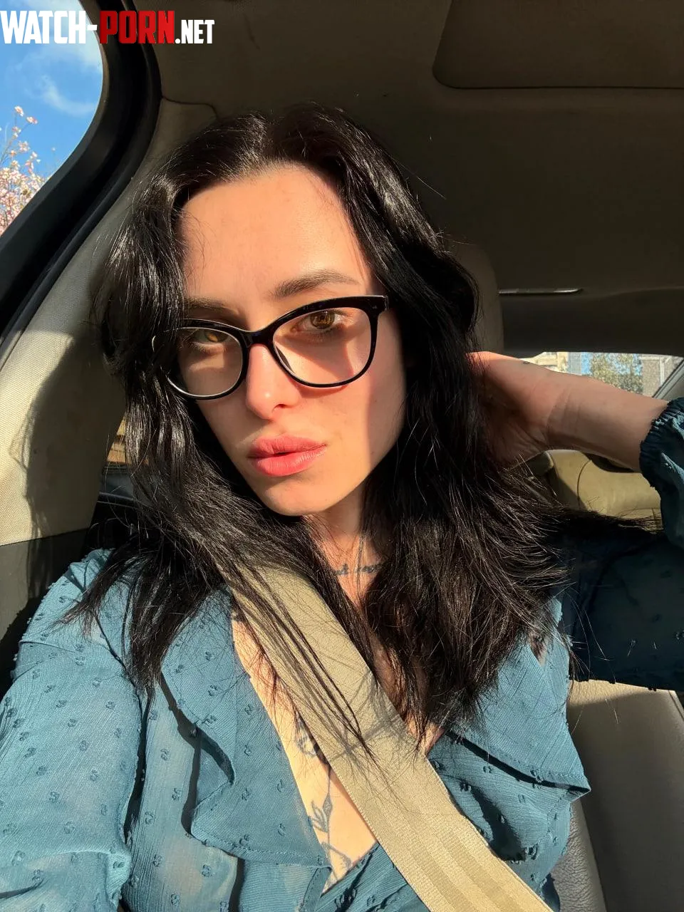 I look sexier with glasses by angelicjas
