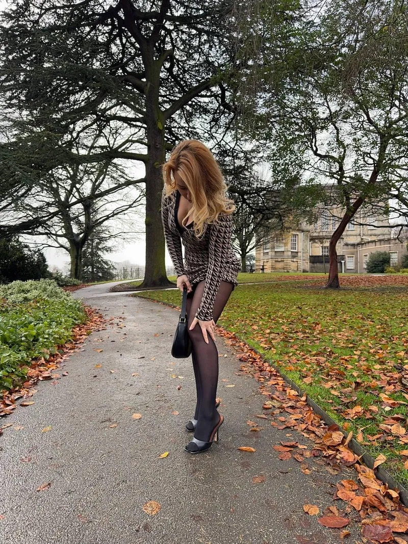 Thumbnail Date Invitation or Type Mismatch? A pantyhose Inquiry
