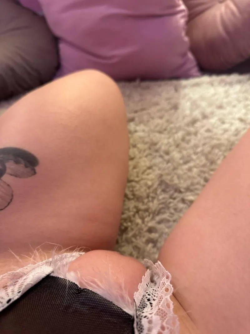 Thumbnail Sensual Serenity: Explore the Beauty of the Mound of Venus by Corvodafruta