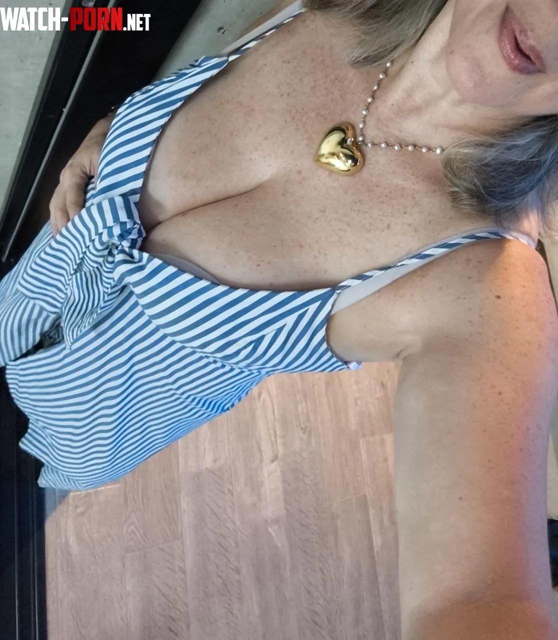 Busty 50yo but divorced, yes or no? by Sarah_Diaz