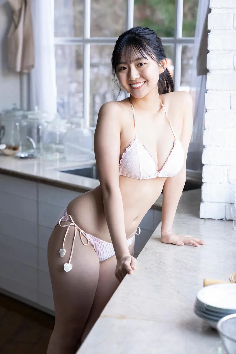 Thumbnail Runa Toyoda: Mesmerizing Gravure Beauty Revealed