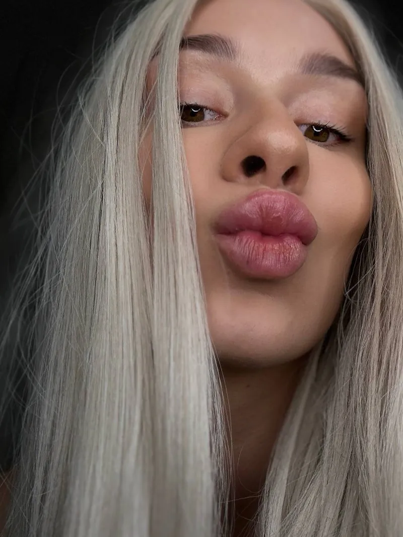 Thumbnail Your Dick and My Lipstick, Deal?: Exploring the World of Pouting