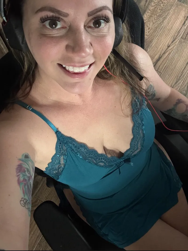 Thumbnail Fashion Forward: momentswithCatherine's Stylish Outfit on OnlyFans101
