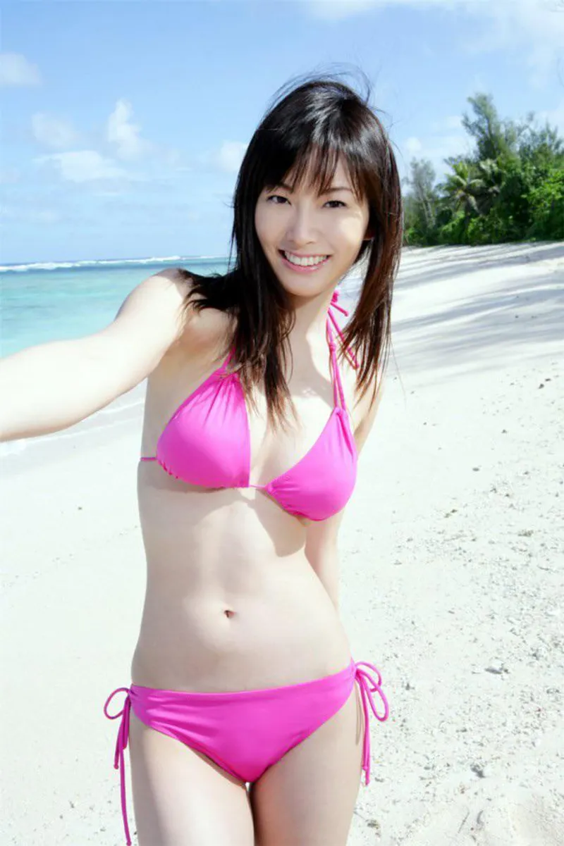 Thumbnail Nao Nagasawa: Radiant Beauty in the Realm of Gravure