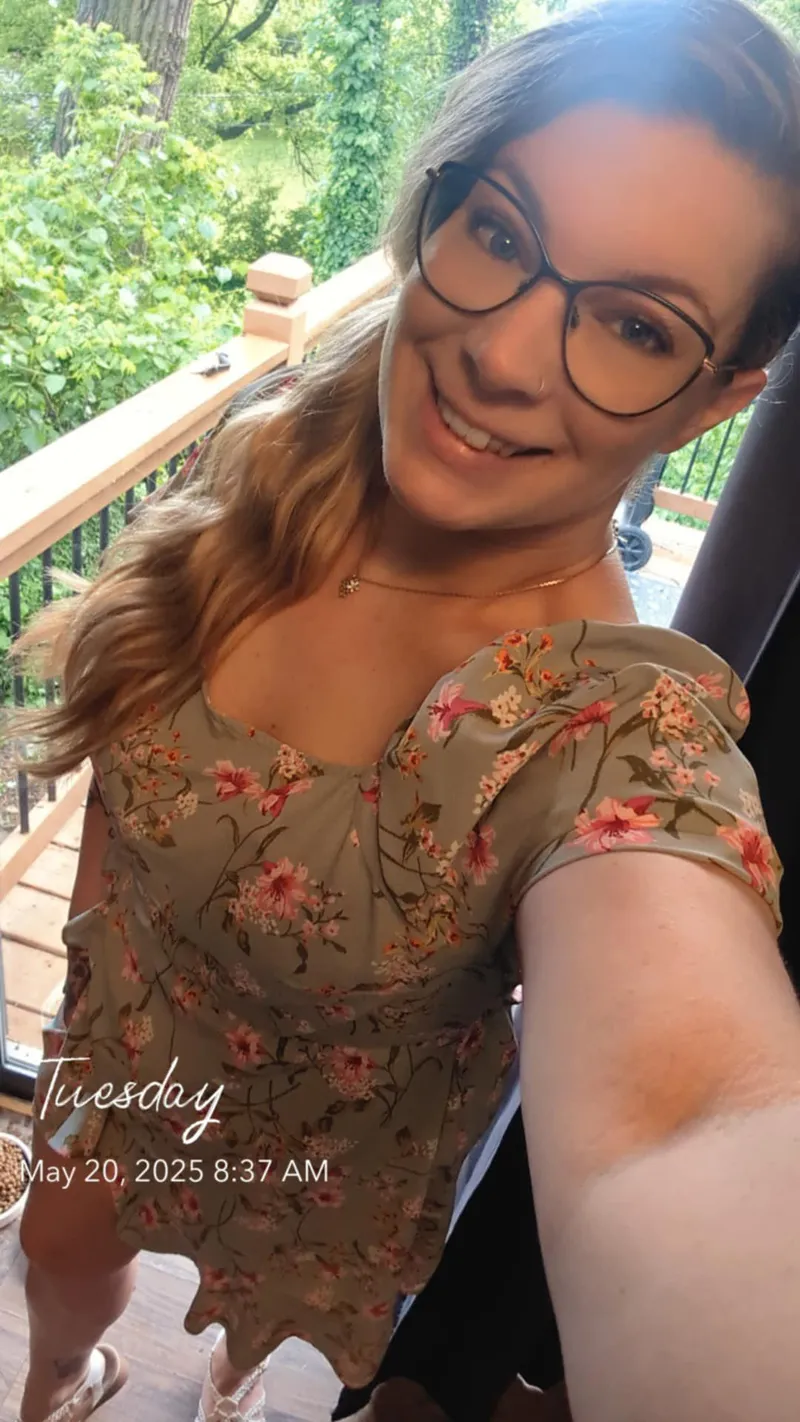 Thumbnail Secretary Eager to Please in the Office - A Bold Proposition | foreverthickof