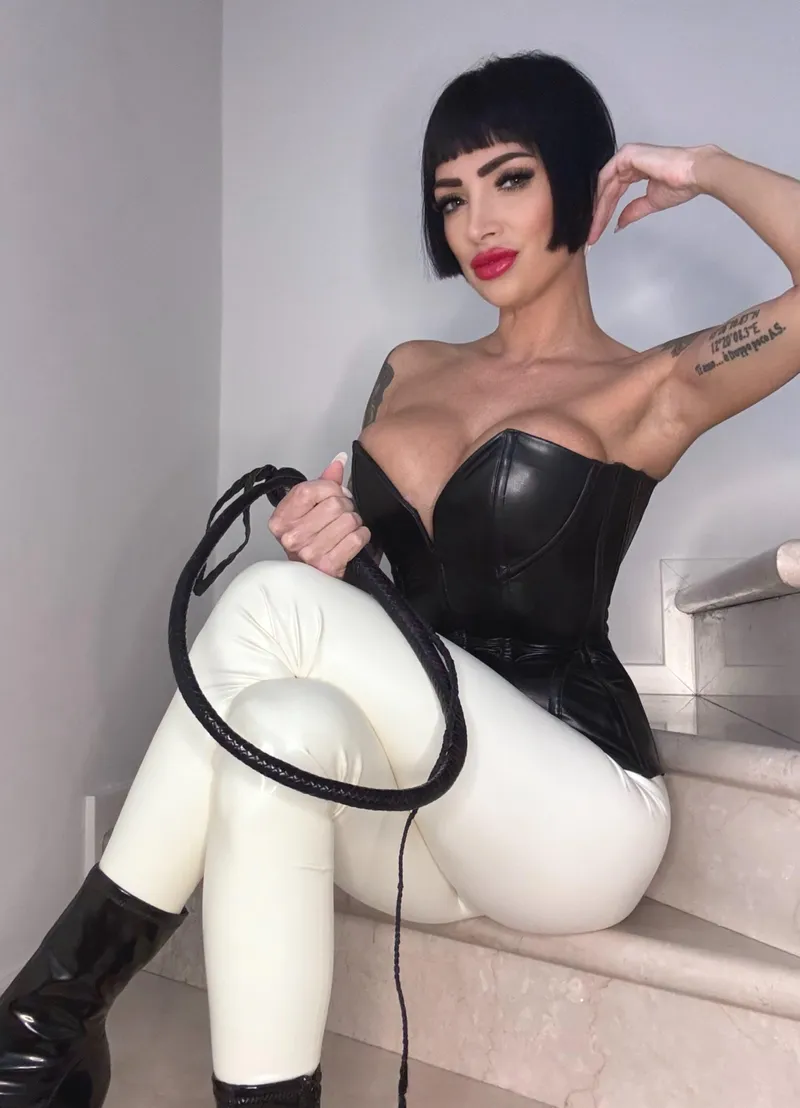 Thumbnail Overcome Your Fear: Dominant Girls & Fetish Desires | Consistent_Annie175
