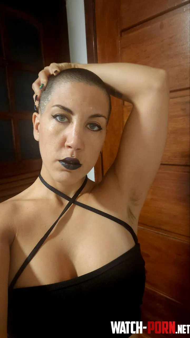 Are you into strong goth Mommy's pheromones? by Tvml2